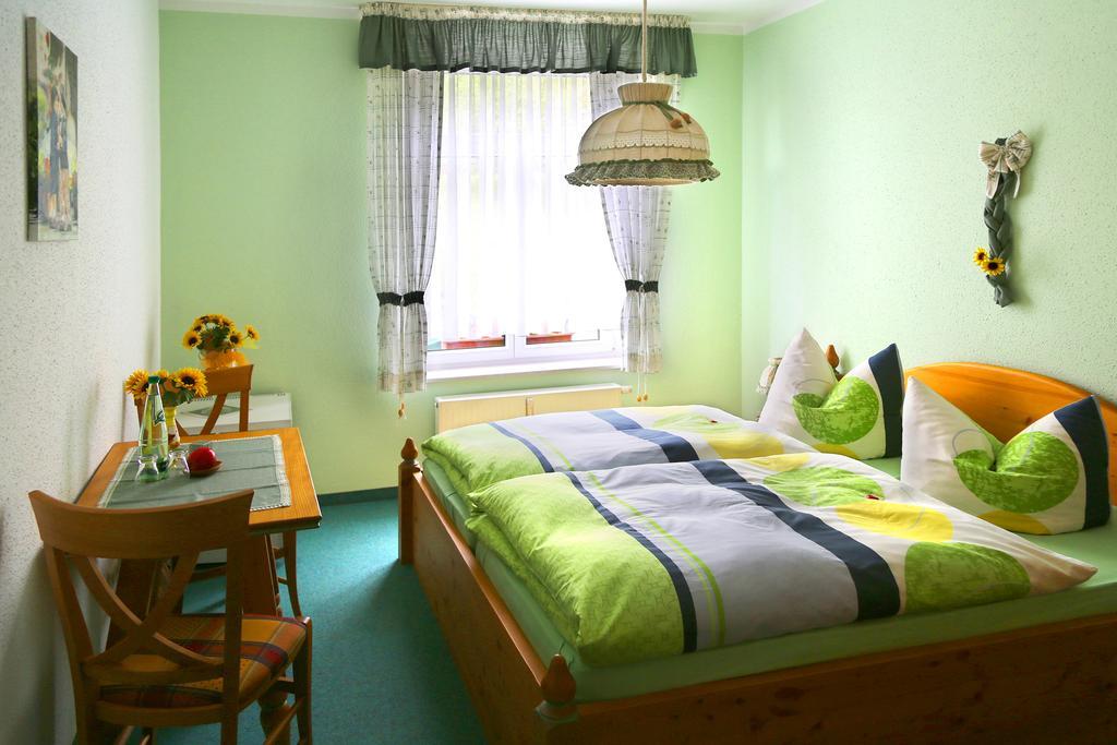 Gaststaette & Pension Waldquell Antonshohe Bagian luar foto